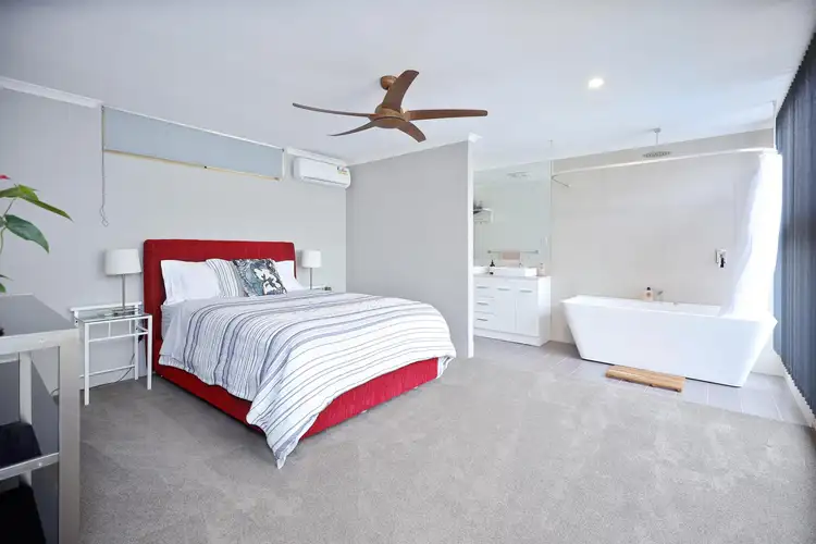 14 Avon Crescent, Viveash WA 6056