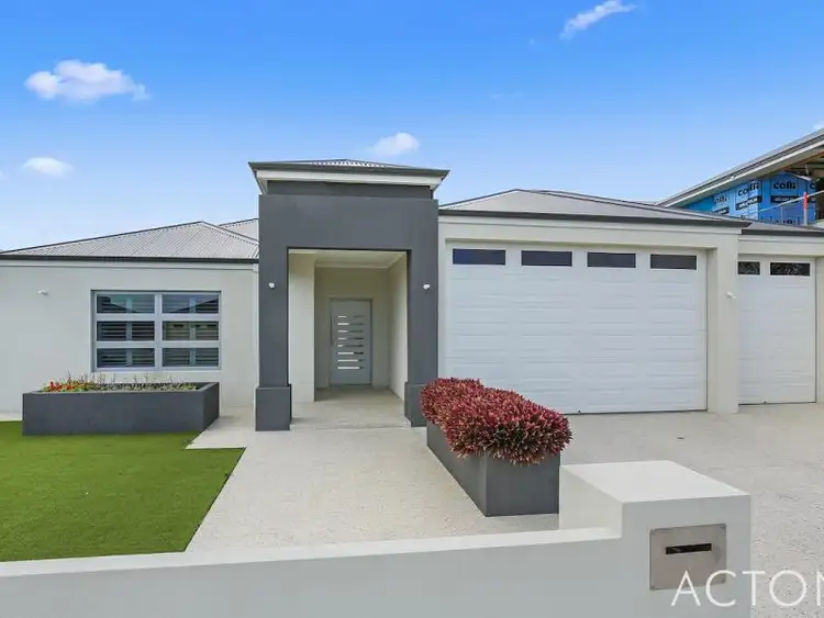 Second view of Homely house listing, 6 Jennerae Bend, Halls Head WA 6210