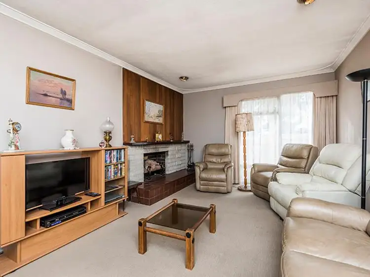 Second view of Homely house listing, 5 Acacia Way, Duncraig WA 6023