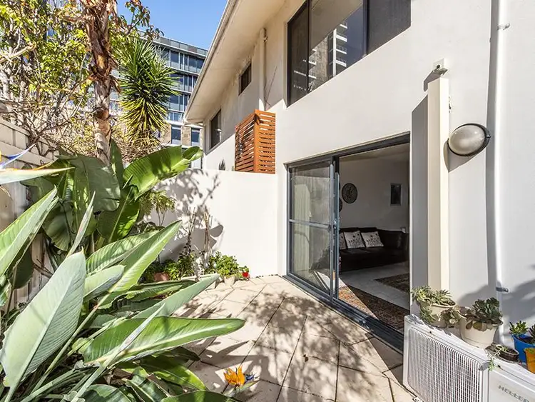 2/31 Charles Street, South Perth WA 6151