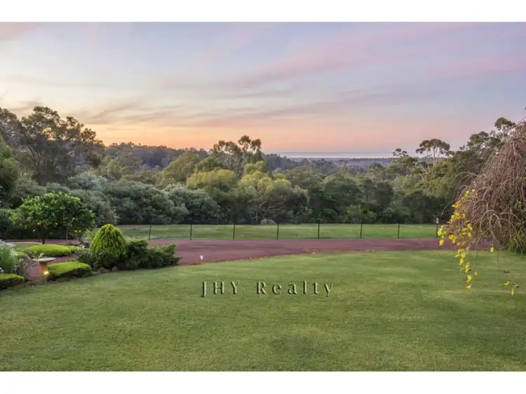 16 Woodlands Way, Quindalup WA 6281