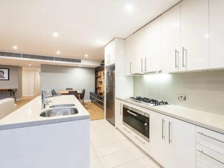 N206/70 Canning Beach Road, Applecross WA 6153