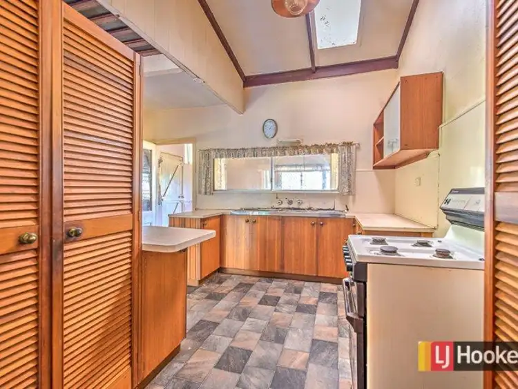 Fourth view of Homely house listing, 5 Manning Avenue, Gosnells WA 6110