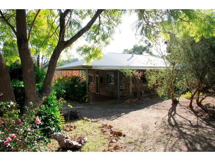 6 Kevin Street, Stoneville WA 6081