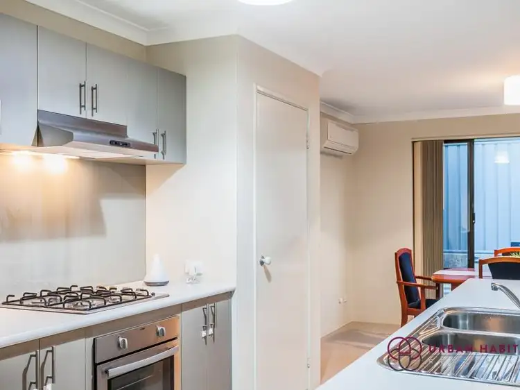 Second view of Homely house listing, 6 Westport Link, Leda WA 6170