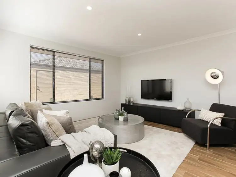 11 Sittella Way, Erskine WA 6210