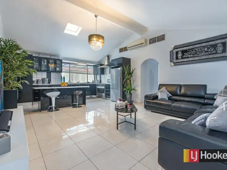 34 Hargrave Drive, Thornlie WA 6108