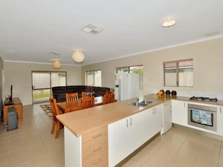 12 Pingle Drive, Greenfields WA 6210