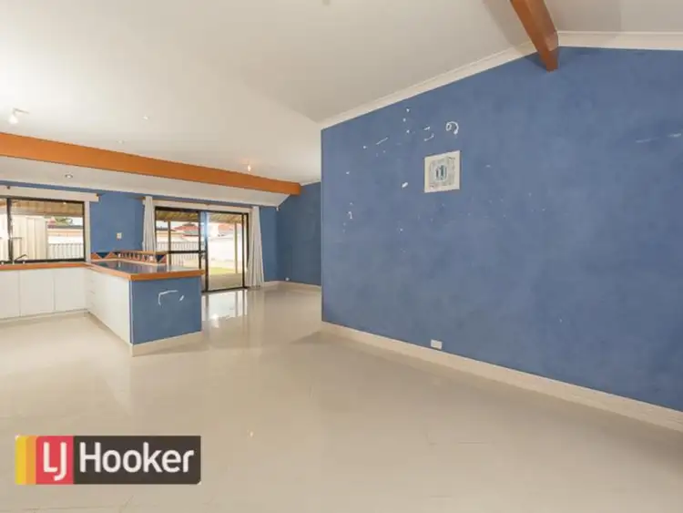 Fifth view of Homely house listing, 2 Strasbourg Ramble, Port Kennedy WA 6172