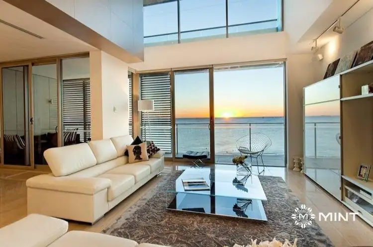 18/23 Ocean Drive, North Coogee WA 6163