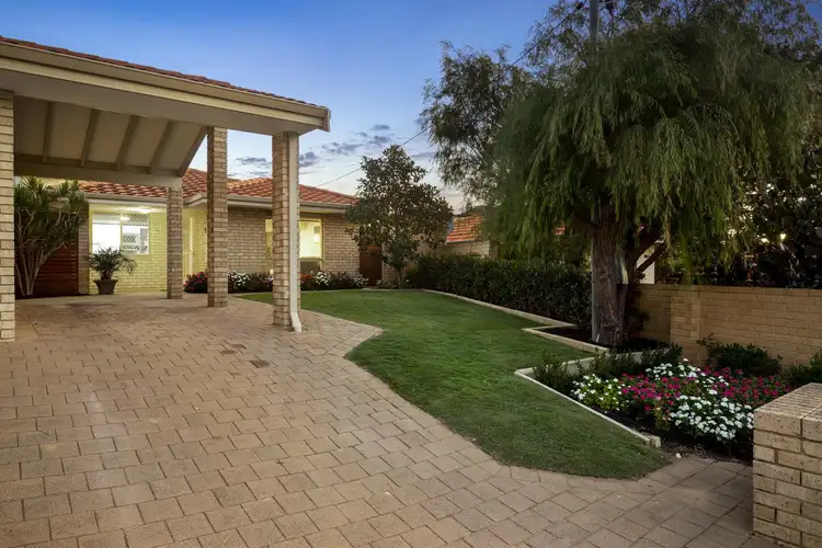 23 Bower Street, Doubleview WA 6018