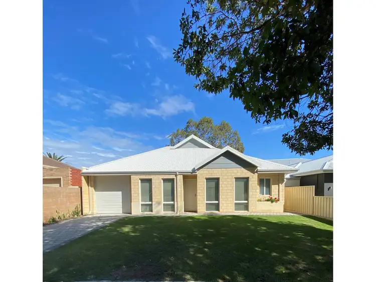 9b Bromley Road, Hilton WA 6163