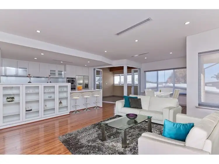 7 Leonora Street, Como WA 6152