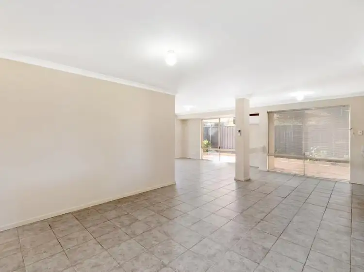 Fifth view of Homely house listing, 8 Pikes Close, Caversham WA 6055
