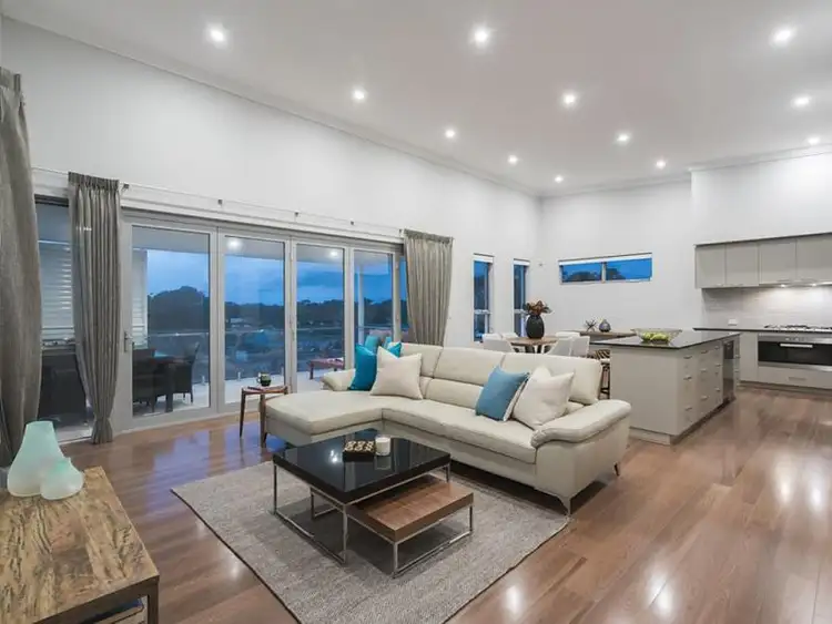 8/2 Fluorite Way, Carine WA 6020