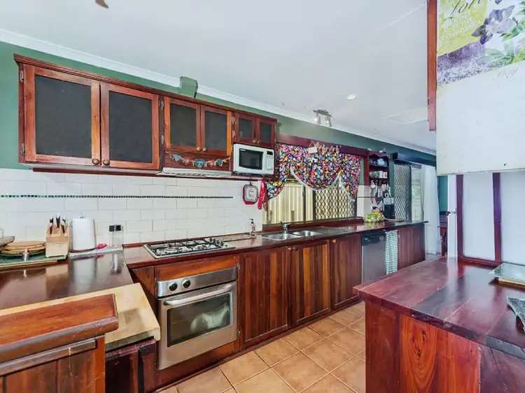27 Tamarind Crescent, Kelmscott WA 6111