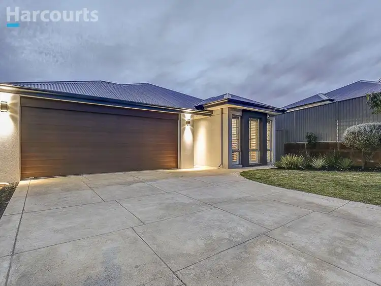4 Ewens Pass, Wandi WA 6167