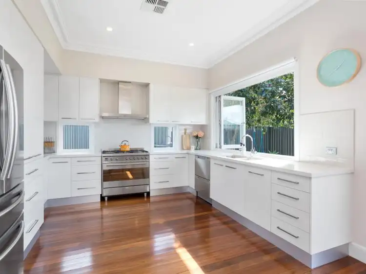 Sixth view of Homely house listing, 1/23 Kitchener Road, Melville WA 6156