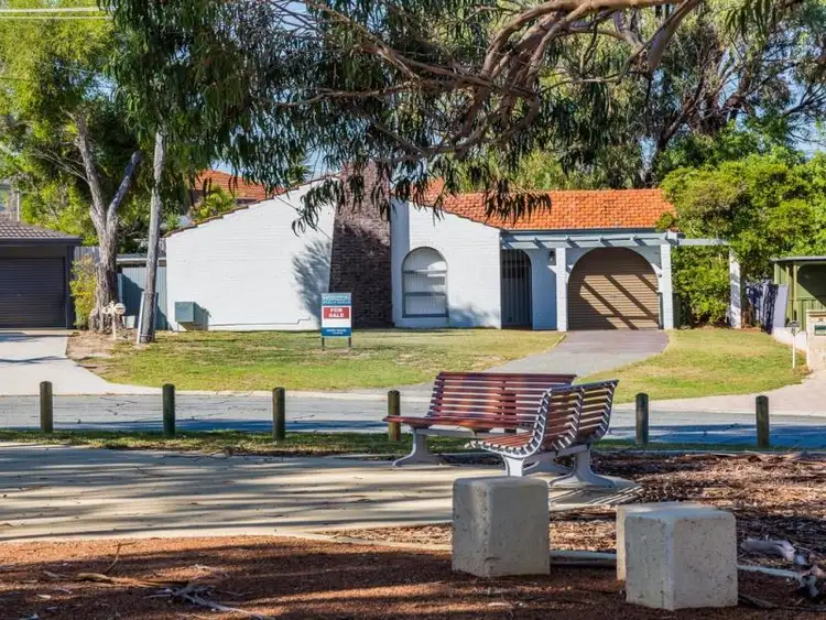 8 Sporing Way, Hillarys WA 6025
