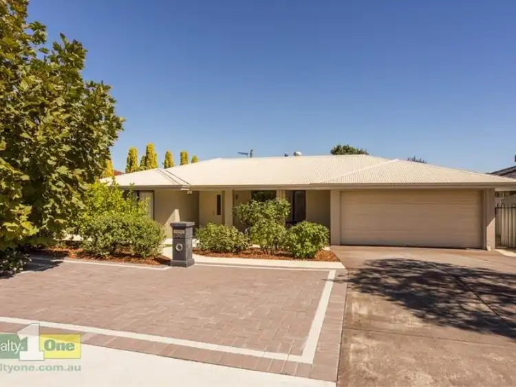 30 Jackson Avenue, Winthrop WA 6150