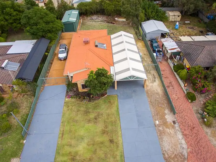24 Jacaranda  drive, North Yunderup WA 6208