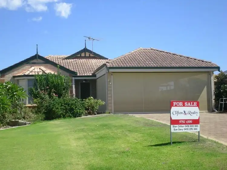 2/4 Ione Cove, Australind WA 6233