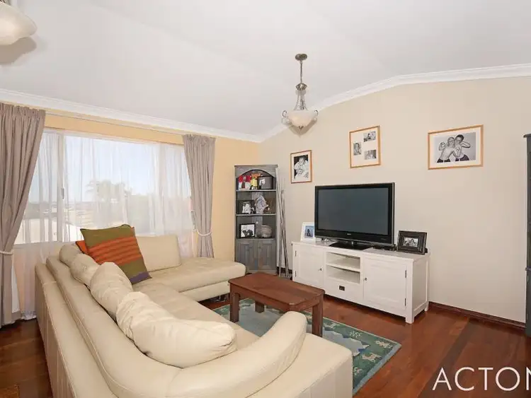 Seventh view of Homely house listing, 11 Chennile Vista, Halls Head WA 6210
