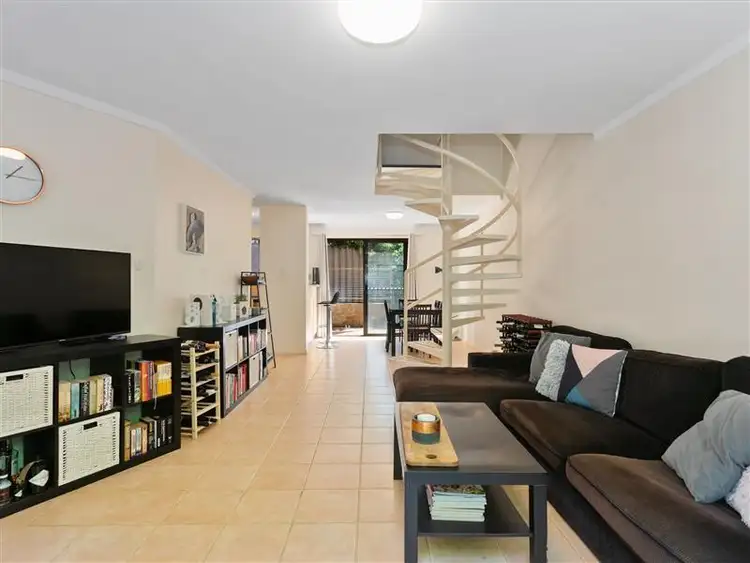 2/336 Onslow  Road, Shenton Park WA 6008