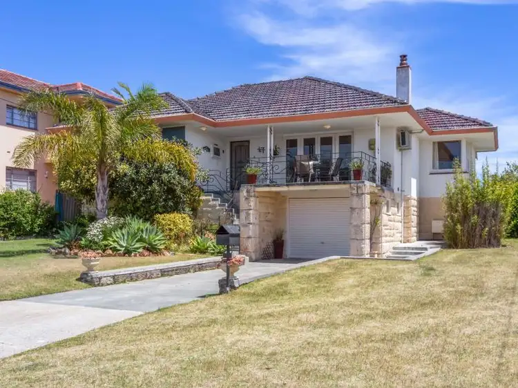 47 Money Road, Melville WA 6156
