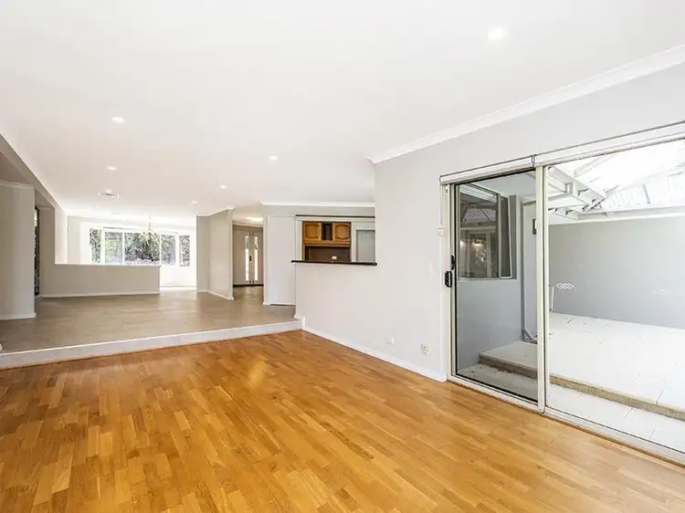 7 Davies Road, Dalkeith WA 6009