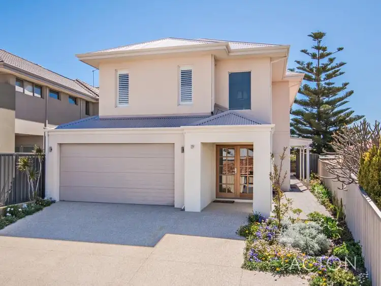 Second view of Homely house listing, 4 Coral Court, Halls Head WA 6210