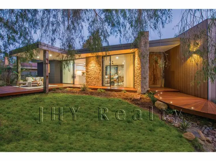 16 Armstrong Place, Dunsborough WA 6281