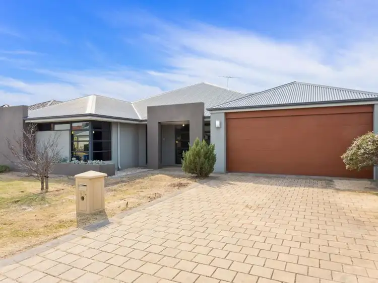 13 Barclay Way, Piara Waters WA 6112