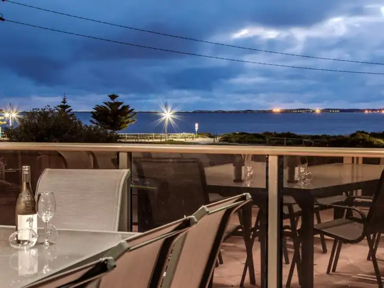65A Rockingham Beach Rd, Rockingham WA 6168