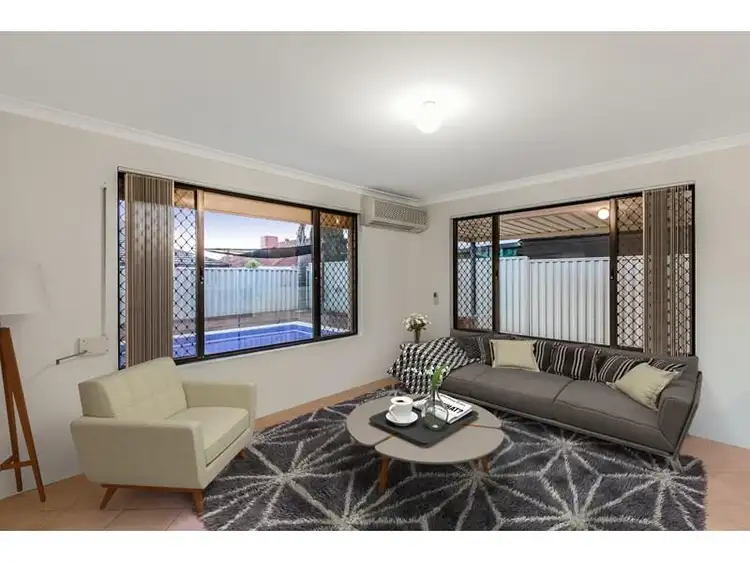 17 Harwood Close, Canning Vale WA 6155