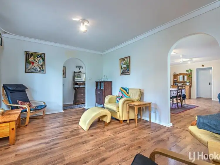 32 Hume Road, Thornlie WA 6108