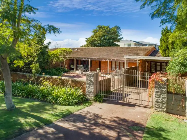 4A View Road, Mount Pleasant WA 6153