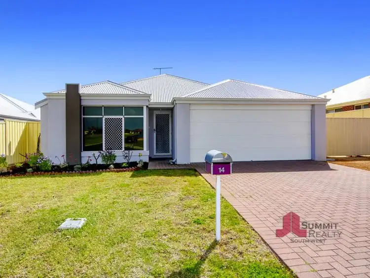 14 Peninsula Lakes Dr, Eaton WA 6232