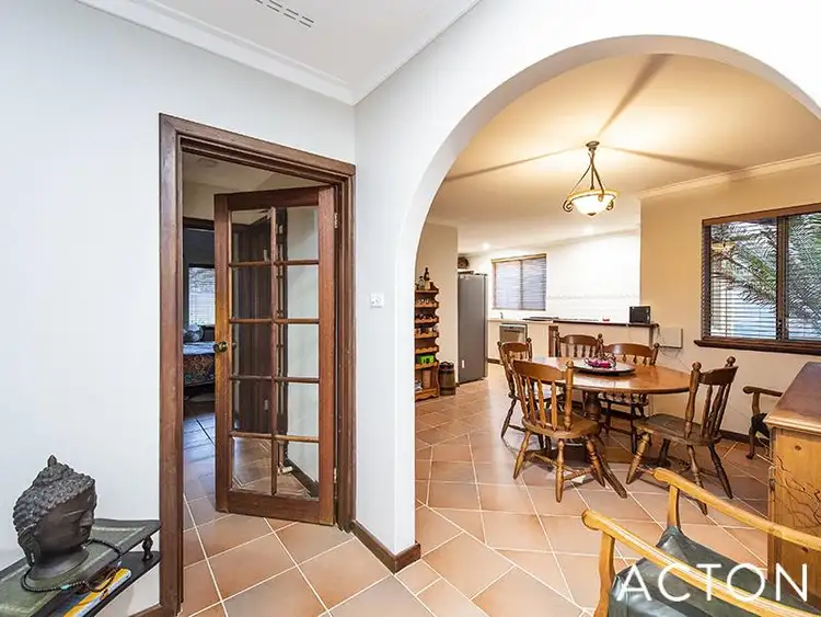 123 McLarty Road, Halls Head WA 6210