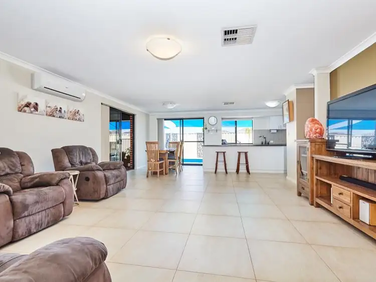 Sixth view of Homely house listing, 2 Diver Cove, Yangebup WA 6164