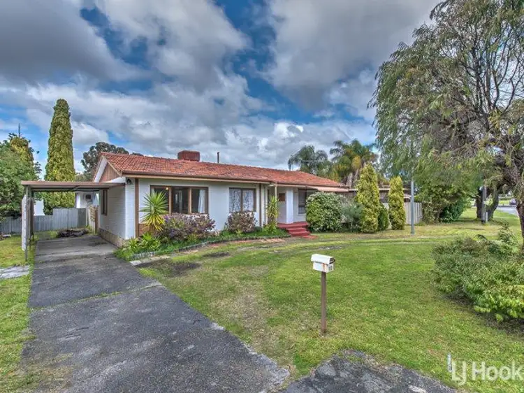 10 Manston Road, Thornlie WA 6108