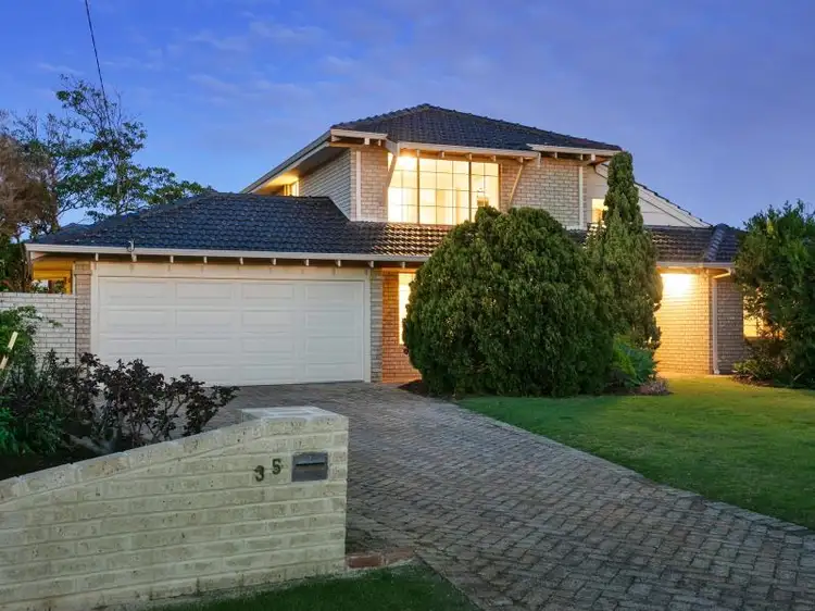 35 Urbahns Way, Hillarys WA 6025
