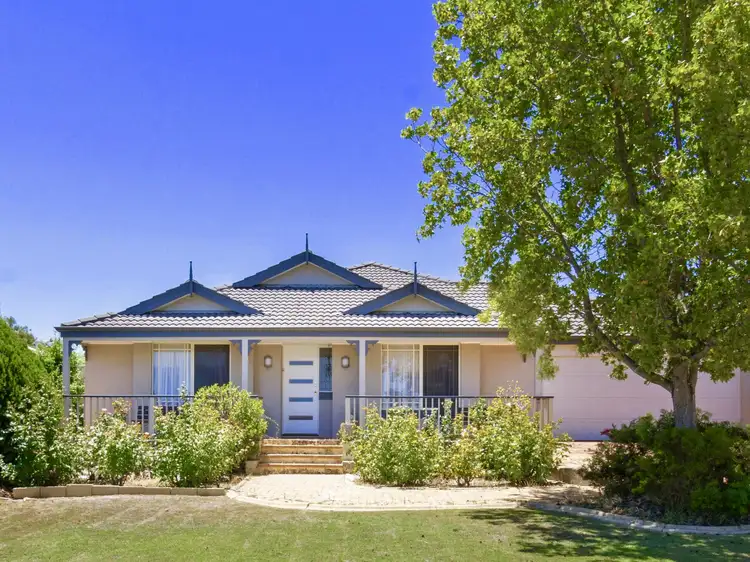 27 Merrang Circuit, Carramar WA 6031