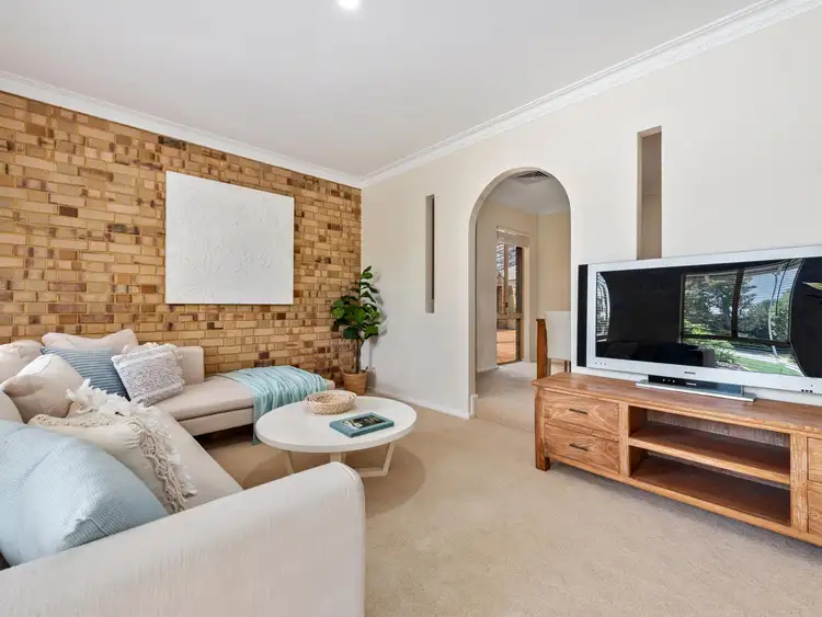 Fifth view of Homely house listing, 2 Burtonia Close, Duncraig WA 6023