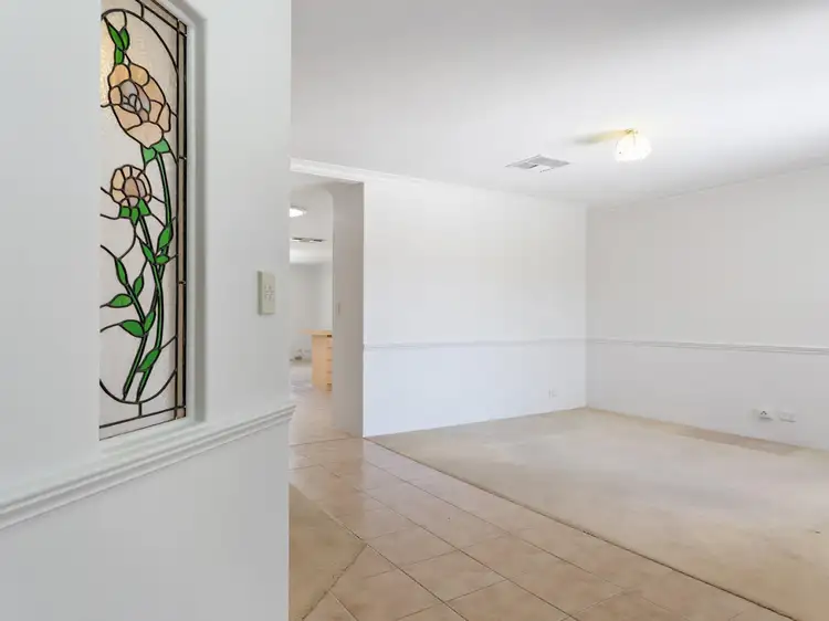 Second view of Homely house listing, 2 Cherniss Court, Success WA 6164