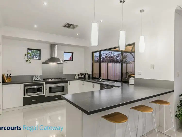 Seventh view of Homely house listing, 10 Campaspe Drive, Success WA 6164