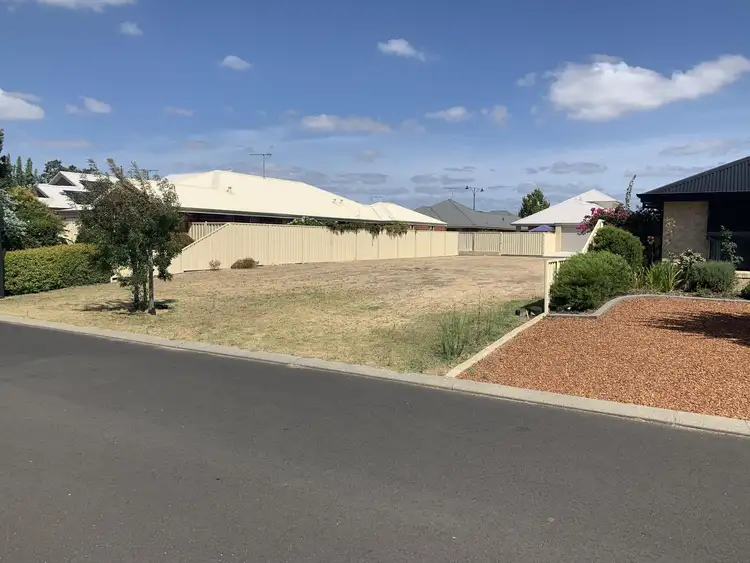 11 Tip Dray Terrace, West Busselton WA 6280