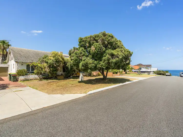 32 Saunders Street, North Beach WA 6020