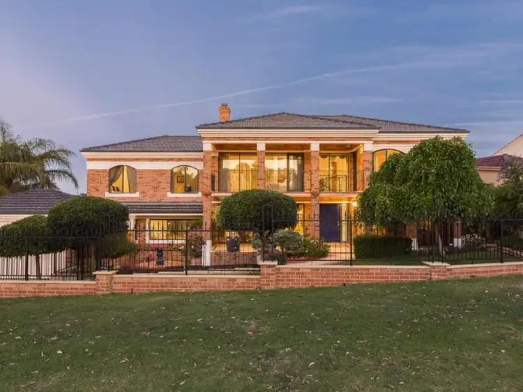 8 Erskine Place, City Beach WA 6015