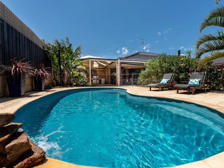 10 Gardenia Approach, Halls Head WA 6210